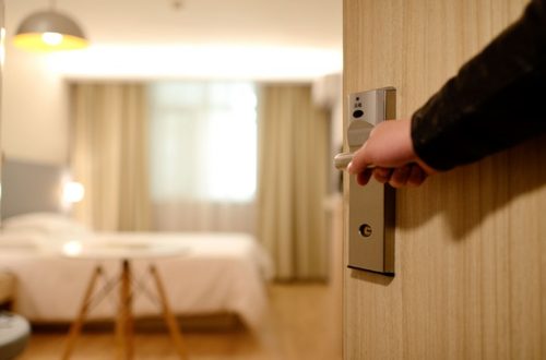Hotellrom som åpnes